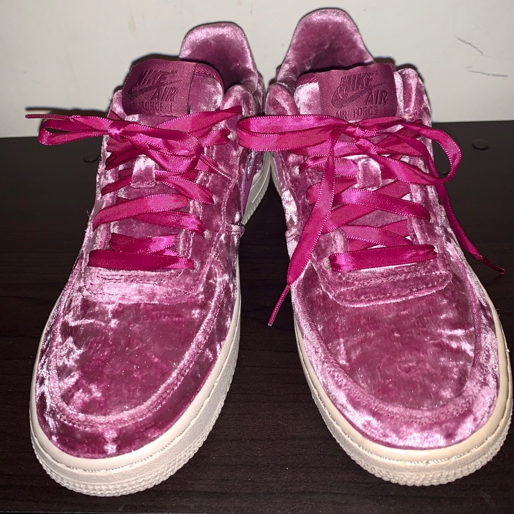 NIKE AIR FORCE 1 LOW CRUSHED VELVET YSZ 5.5/W SZ 7